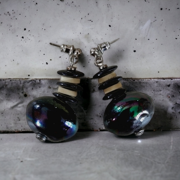 Vintage 1960s Mod Irredescent Beaded Drop Pierced Earrings - Picture 2 of 10